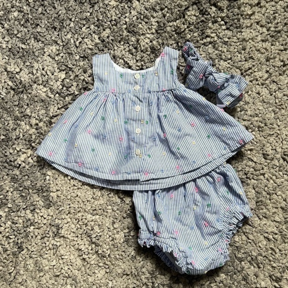 Baby gap matching set